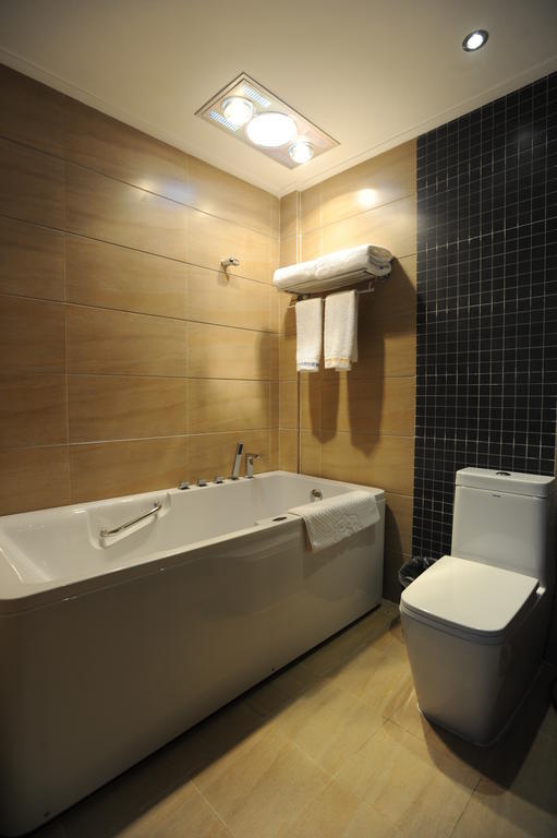 Wanrun International Resort Hotel In Tibet Xigaze Стая снимка