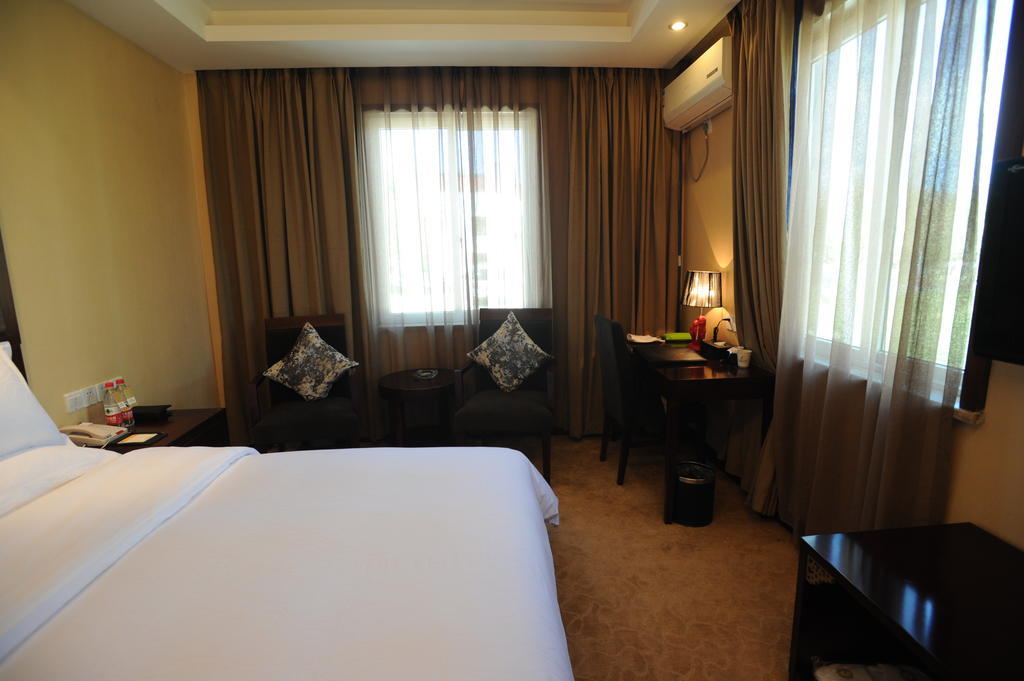 Wanrun International Resort Hotel In Tibet Xigaze Стая снимка