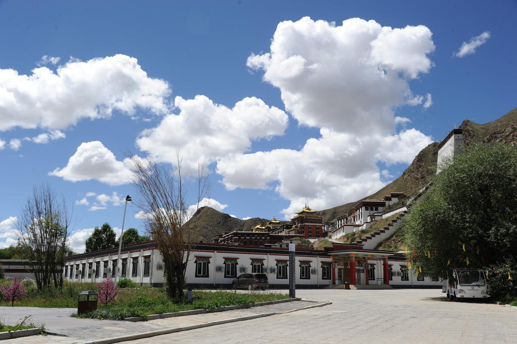 Wanrun International Resort Hotel In Tibet Xigaze Екстериор снимка