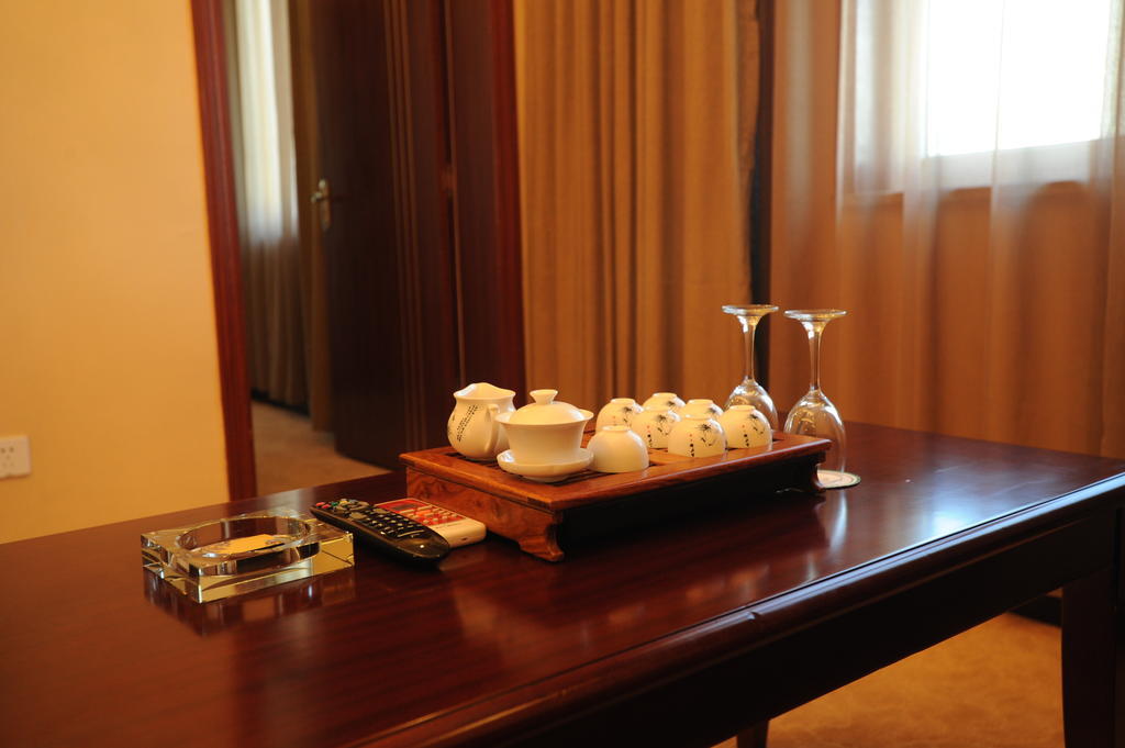 Wanrun International Resort Hotel In Tibet Xigaze Стая снимка