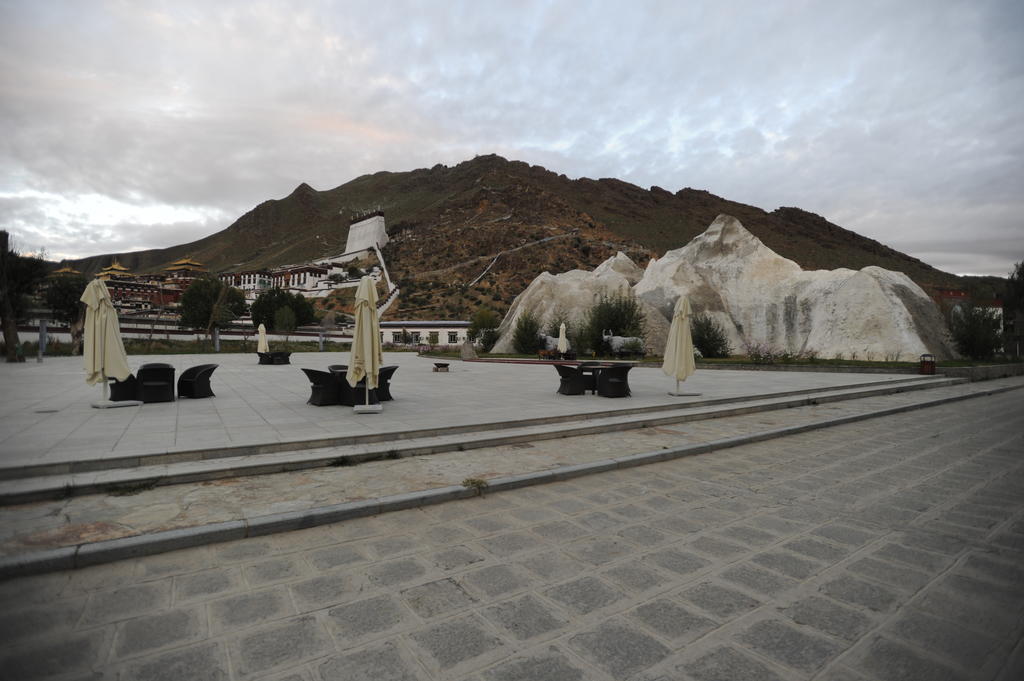Wanrun International Resort Hotel In Tibet Xigaze Екстериор снимка